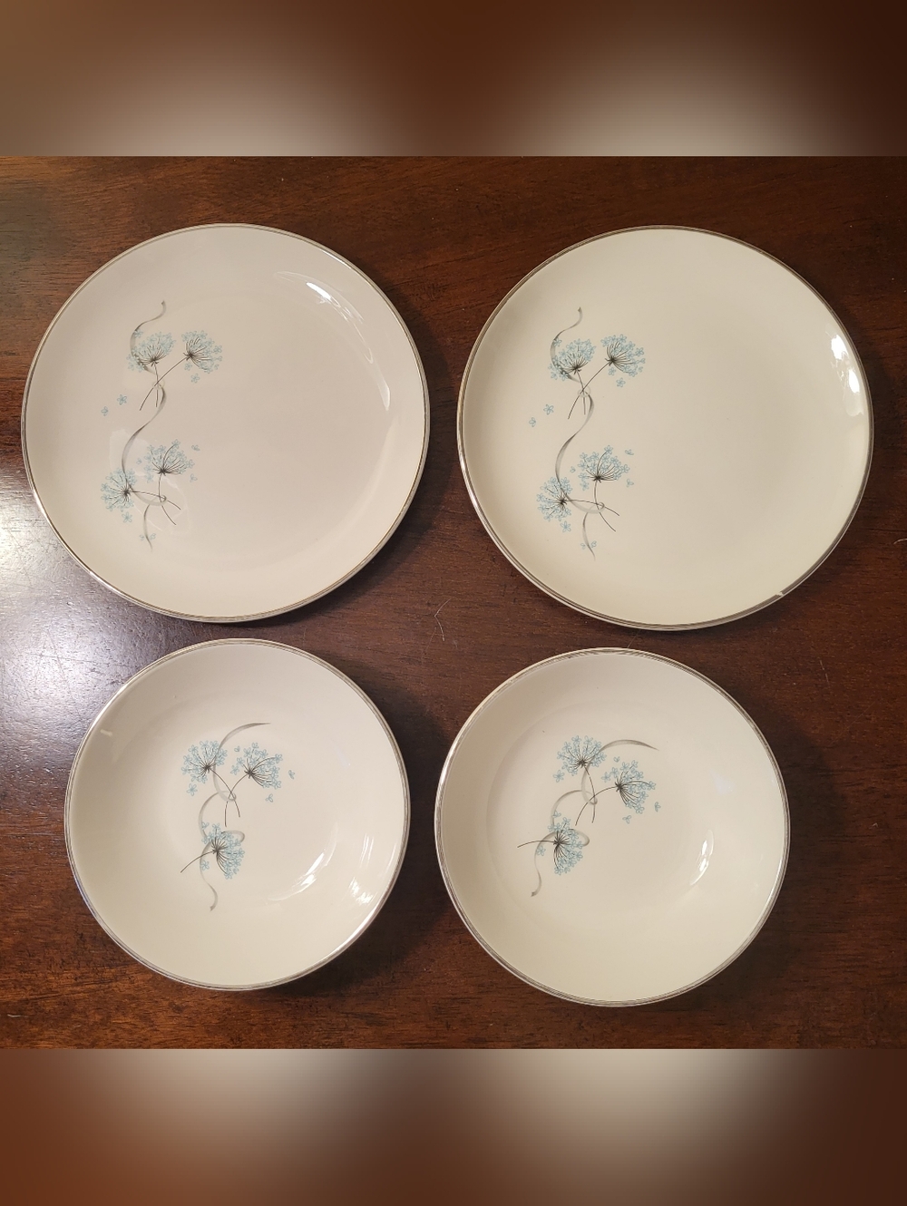 Lot of 4 VTG Taylor Smith & Taylor 2 Bread Plates 2 Fruit Bowls Blue Lace MCM